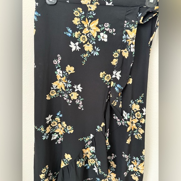 H&M Floral Wrap Skirt - Black and Yellow - Picture 3 of 6